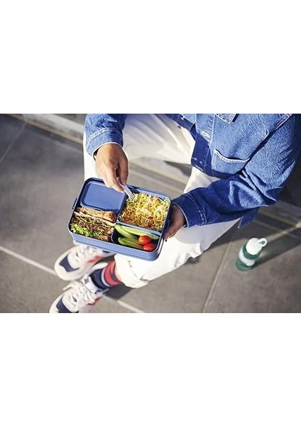 - Yemek Kutusu Take A Break Large – Bölmeli Beslenme Kutusu – 8 Adede Kadar Tereyağı Ekmeği Için Uygundur – Yemek Hazırlama Için Ideal – 1500 ml – Canlı Mavi indirimleri