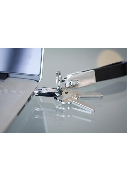 Çok Kabiliyetli USB Flaş Bellek (Usb 3.0 130 MB/S’ Ye Kadar), Siyah, Gümüş 32GB indirimleri