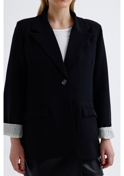 Astarı Çizgili Blazer Ceket