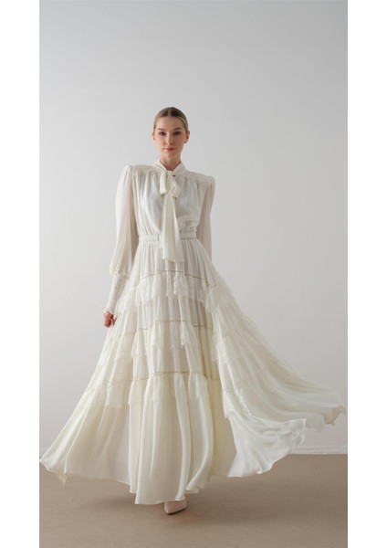 Eteği Kat Kat Büzgülü Uzun Elbise Ekru