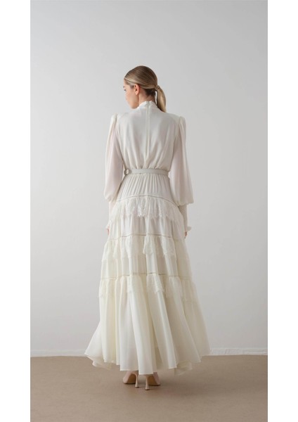 Eteği Kat Kat Büzgülü Uzun Elbise Ekru