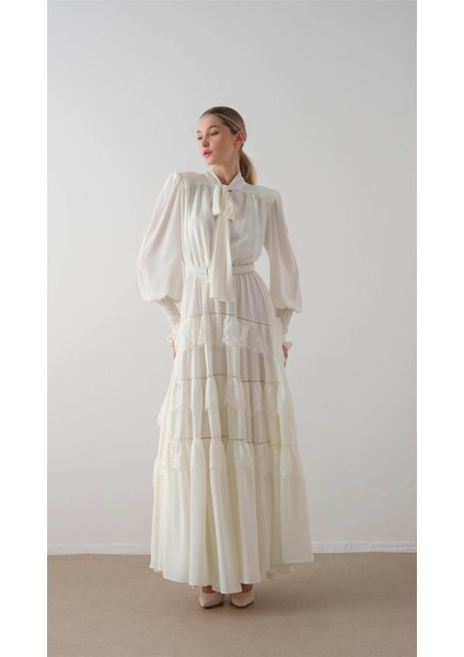 Eteği Kat Kat Büzgülü Uzun Elbise Ekru