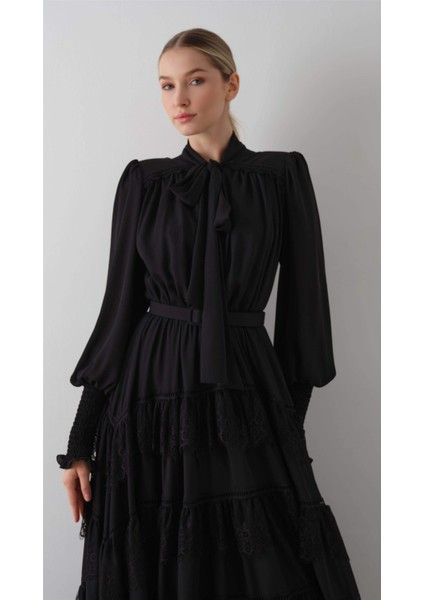 Eteği Kat Kat Büzgülü Uzun Elbise Siyah