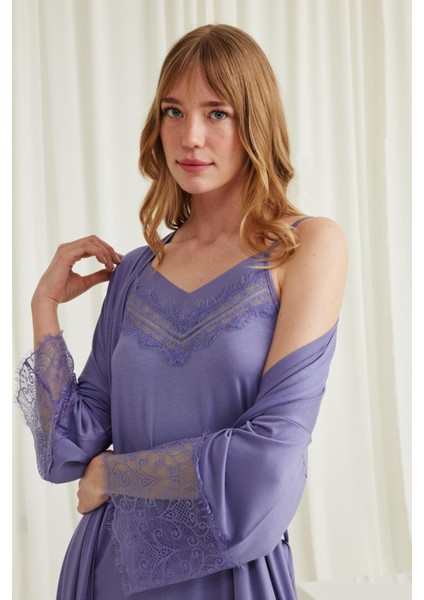 Monamise Dekolteli Yakası ve Kolu Dantelli Sabahlık Takımı