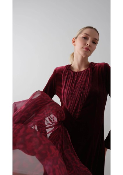 Önü Çapraz Şifon Desenli Kadife Elbise Bordo modelleri