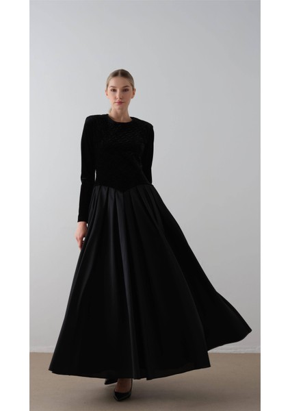 Kapitone Detaylı Elbise Siyah modelleri