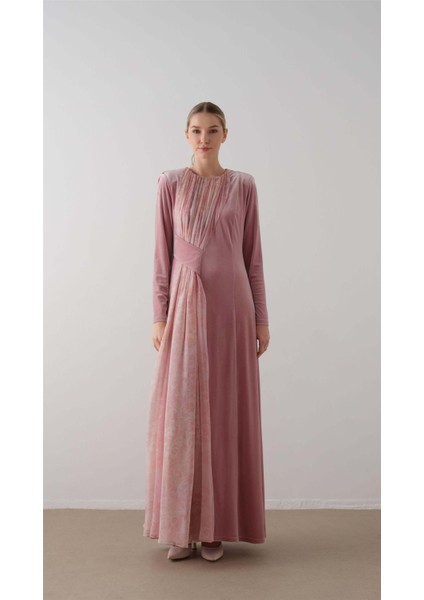 Önü Çapraz Şifon Desenli Kadife Elbise Pudra