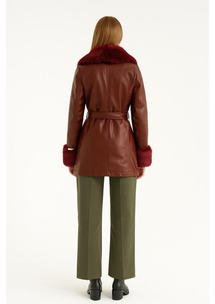 Kadın Bordo Çift Cepli Yaka Kürklü Kuşaklı Suni Deri Kaban fiyatları