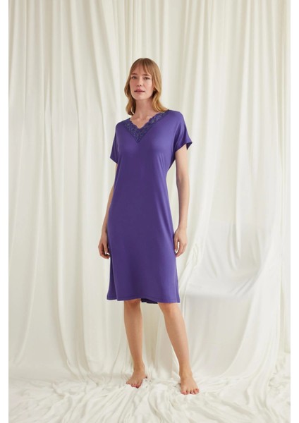 Monamise Yakası Dantelli Kısa Kollu Gecelik