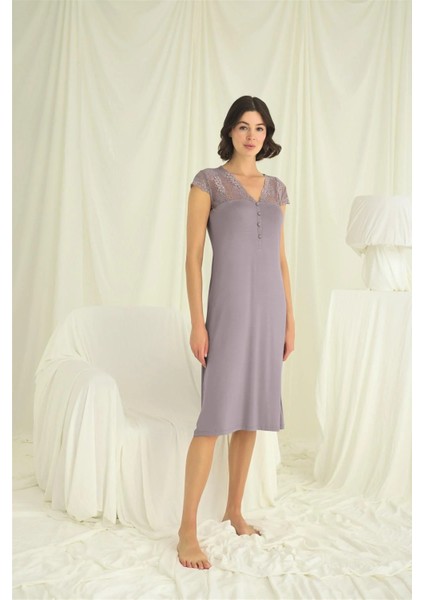 Monamise Kolu Omzu ve Yakası Dantelli Önü Düğmeli Gecelik