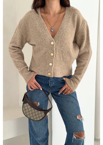 Kadın Düğmeli V Yaka Triko Hırka – Klasik & Şehirli Stil fiyatları