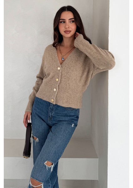 Kadın Düğmeli V Yaka Triko Hırka – Klasik & Şehirli Stil indirimleri