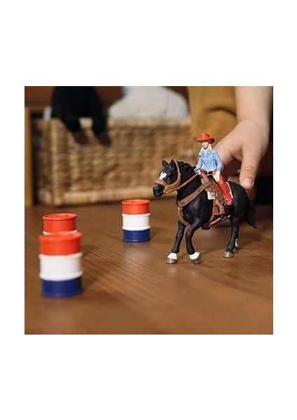 Kovboy Kız ve Fıçılı At Yarışı modelleri