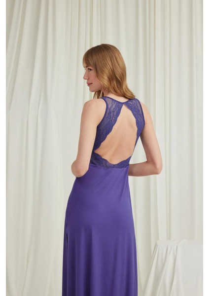 Monamise Yakası ve Sırtı Dekolteli Dantelli Yırtmaçlı Gecelik modelleri