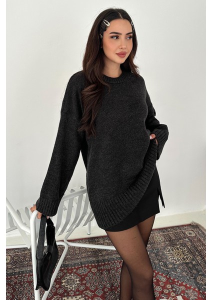 Kadın Oversize Triko Kazak – Rahat & Şehirli Stil