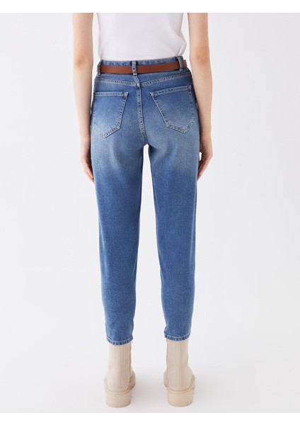 Yeni Sezon Beli Kemerli Mom Fit Kadın Jean Pantolon indirimleri