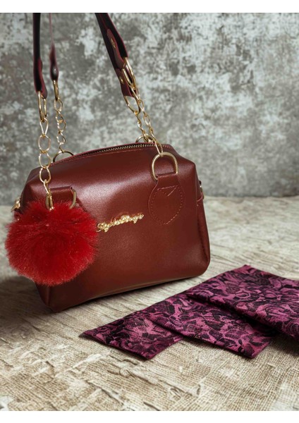 Ponpon Detaylı Bayan Çanta