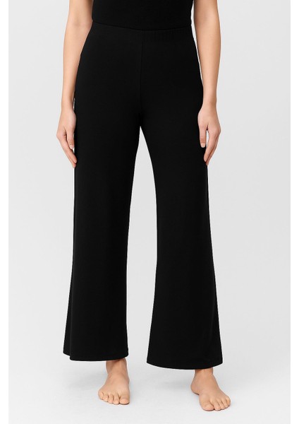 Kadın Siyah Bol Paça Yüksek Bel Yumuşak Dokulu Beli Lastikli Likralı Pantolon