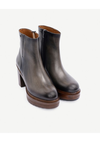Kalın Dolgu Topuklu Deri Bot fırsatları