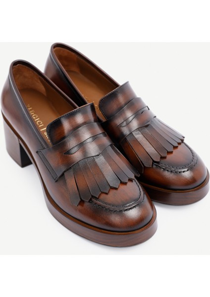 Püskül Detaylı Topuklu Deri Loafer fırsatları