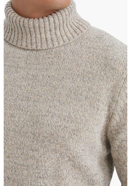 Standart Fit Balıkçı Yaka Triko Kazak F8344AX25WN indirimleri