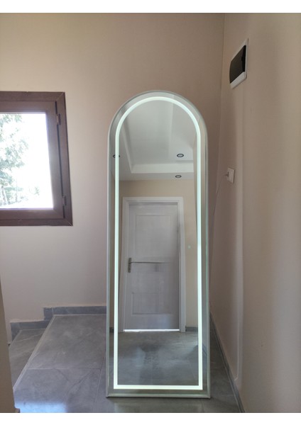 Boy Aynası 180X60 Ayaklı, Beyaz Metal Çerçeveli LED Işıklı Tam Boy Oval Ayna fırsatları