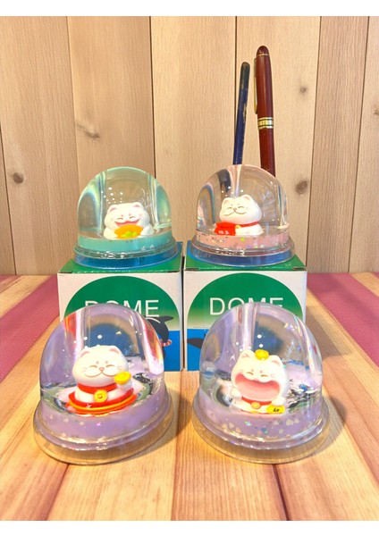 Şans Kedisi (Maneki-Neko) Sulu Kalemlik – Kar Küresi Efektli Uğur Dekoru (8 Cm) indirimleri