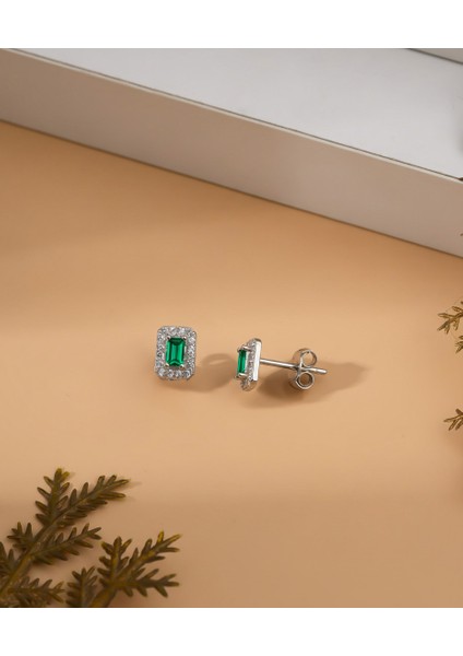 925 Ayar Rodyum Baget Kesim Zümrüt Yeşili Taşlı Minimal Günlük Gümüş Küpe