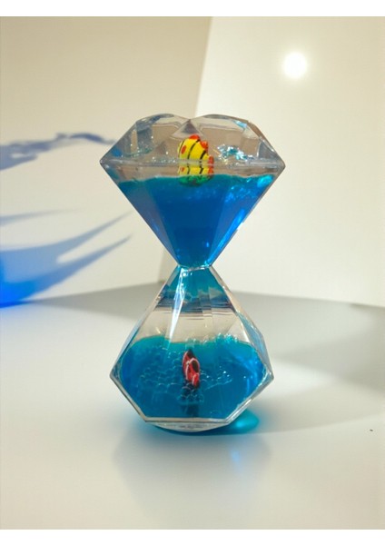 Mistik Mavi Elmas Sulu Kum Saati – Deniz Canlıları ve Kabarcık Efekti (14 Cm) fırsatları