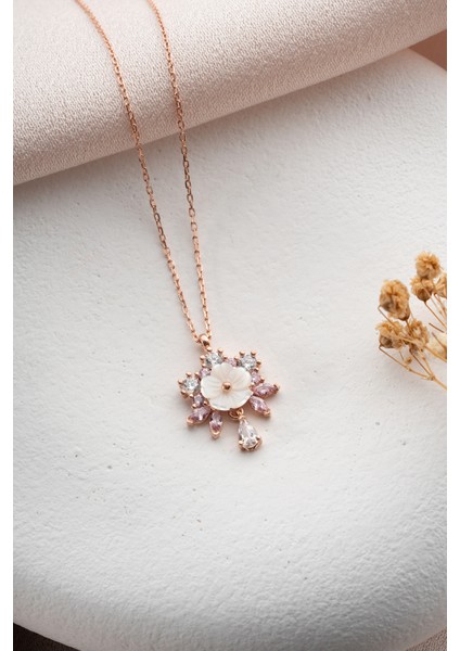 925 Ayar Gümüş Rose Kaplama Pembe Beyaz Taşlı Manolya Çiçeği Kolye modelleri