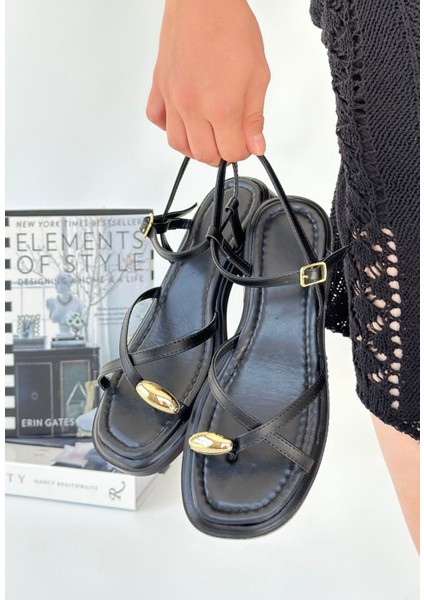 Nordi Siyah Cilt Kemerli Sandalet - Lisinya