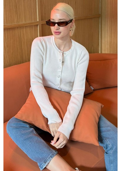 Beyaz Çıt Kapamalı Triko Kadın Hırka MG2579 modelleri