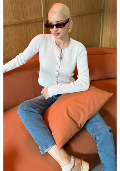 Beyaz Çıt Kapamalı Triko Kadın Hırka MG2579 indirimleri