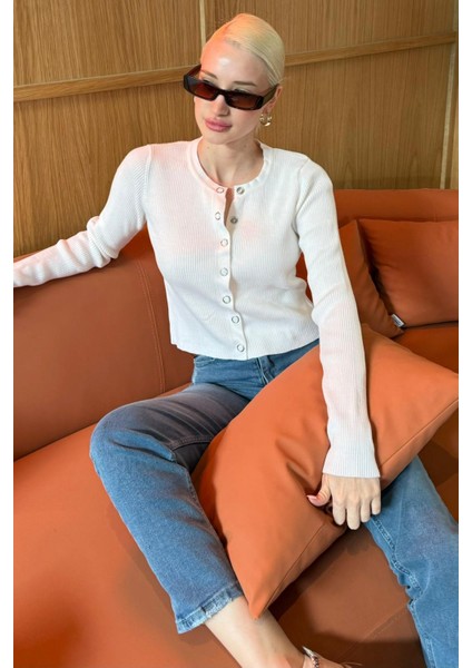 Beyaz Çıt Kapamalı Triko Kadın Hırka MG2579