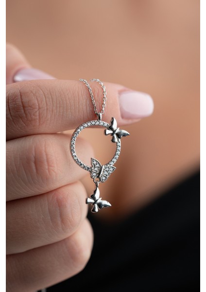 925 Ayar Gümüş Rodyum Kaplama Daire Model Uçuşan Sevgi Kelebekleri Kolye modelleri