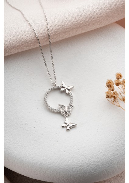 925 Ayar Gümüş Rodyum Kaplama Daire Model Uçuşan Sevgi Kelebekleri Kolye fırsatları