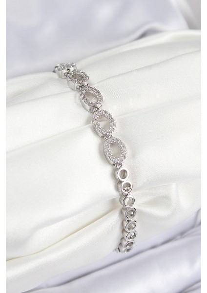 Pirinç Zirkon Taşlı Oval Model Gümüş Renk Kadın Bileklik - Lisinya