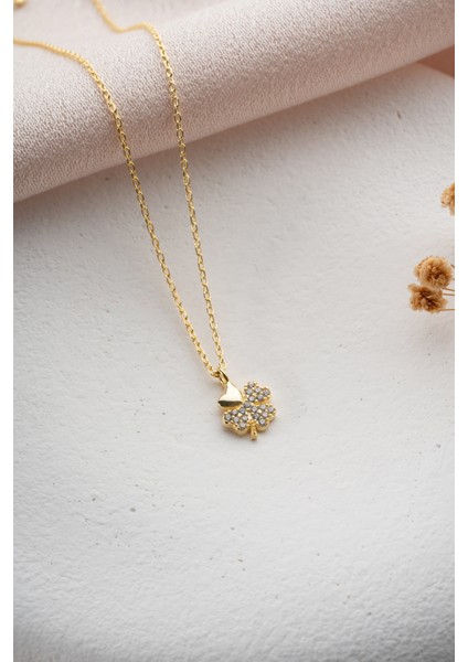 925 Ayar Gümüş Gold Kaplama Zirkon Taşlı 4 Yaprak Yonca Kolye fırsatları