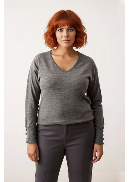 Kadın Düz Desen Regular Kalıp Triko V Yaka Kazak Uzun Kollu ve Şık Düğme Detayları Ile Kaliteli