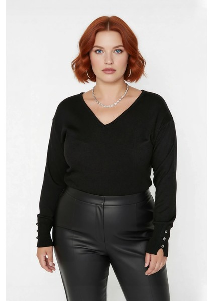 Kadın Düz Desen Regular Kalıp Triko V Yaka Kazak Uzun Kollu ve Şık Düğme Detayları Ile Kaliteli