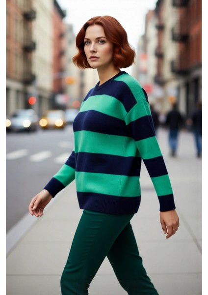 Kadın Rahat Kesim Çizgili Bisiklet Yaka Triko Kazak Uzun Kollu Soğuk Hava Için Ideal Kaliteli modelleri