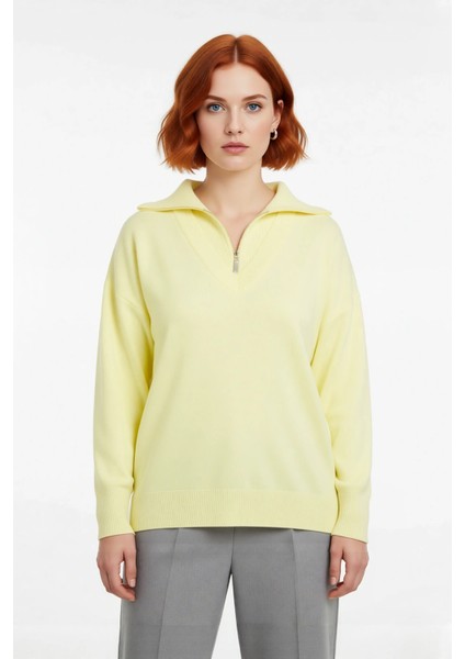 Kadın Rahat Kesim Kırmızı Devrik Yaka Fermuarlı Triko Kazak Düz Desenli Akrilik Kışlık Şıklık