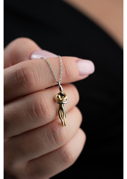 925 Ayar Gümüş Rodyum Kaplama Birbirine Sarılan Sevgili Aşk Kolye fırsatları