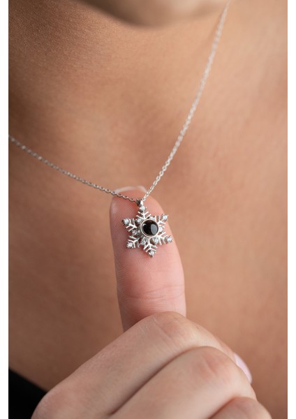 925 Ayar Gümüş Rodyum Kaplama 100 Dilde Seni Seviyorum Kartanesi Kadın Gümüş Kolye fiyatları