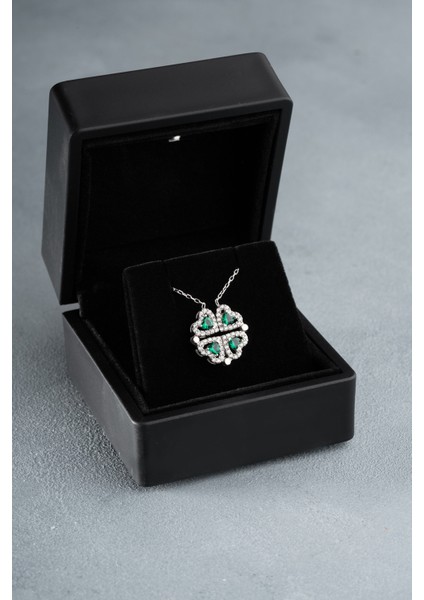 925 Ayar Gümüş Işıklı Kutuda Açılır Kapanır Mıknatıslı Yeşil Taşlı 4 Yapraklı Yonca Şans Kolye