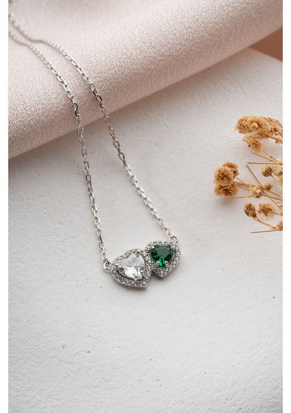 925 Ayar Gümüş Rodyum Kaplama Beyaz Yeşil Taşlı Çift Kalp Model Kolye fiyatları