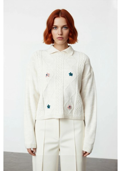 Kadın Bej Polo Yaka Crop Kesim Saç Örgü Desenli Akrilik Triko Kazak Soğuk Günler Için Ideal fiyatları