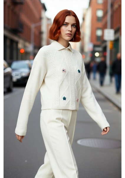 Kadın Bej Polo Yaka Crop Kesim Saç Örgü Desenli Akrilik Triko Kazak Soğuk Günler Için Ideal fırsatları