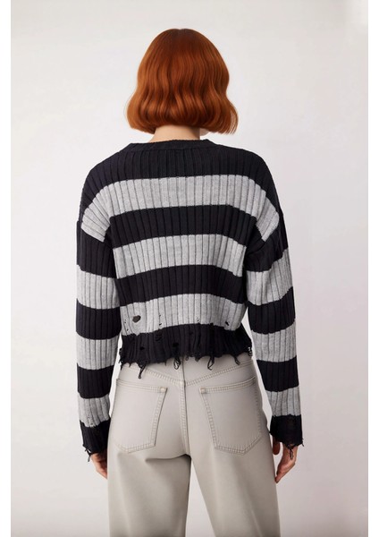 Kadın Modern Bisiklet Yaka Çizgili Akrilik Triko Crop Kazak Akıtma Detaylı Şık Kombinler Kaliteli modelleri