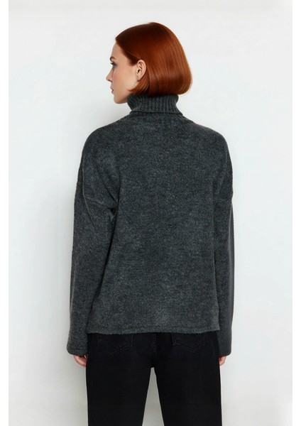 Kadın Basic Siluet Triko Kazak Düşük Kol Choker Yaka Tül Detaylı Kış Stiline Modern Dokunuş fiyatları